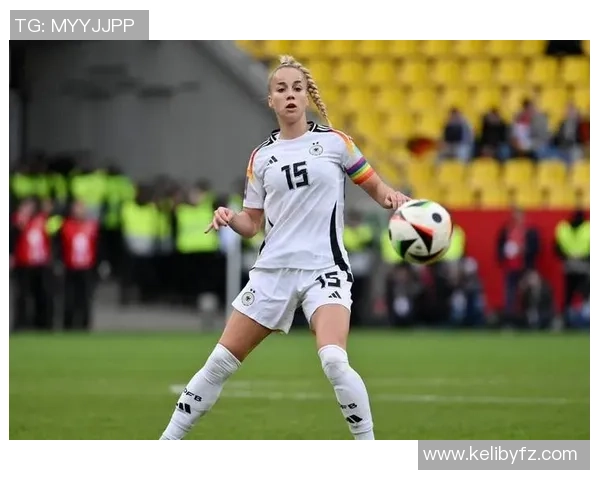 德国女足与丹麦女足比赛因故推迟引发球迷热议与期待